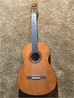 YAMAHA C-40 Acoustic Guitar