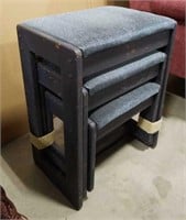 3 nesting stools/benches