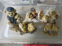 bear figurines