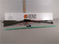 Henry lever action garden gun shotgun w/box & 12