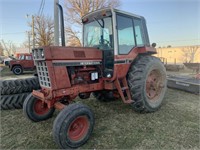 IH 1086, 3pt., pto, TA, 18.4-38 tires