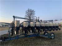 Kinze 2600 8/17 R planter