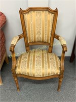 Victorian arm chair, Fauteuil victorien 22 x 34"