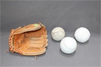 Childs LH Leather Baseball Glove & Balls