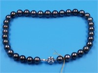 Tahitian Pearl necklace, The strand has each pearl