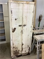 Vintage metal cabinet, 5 shelves 65” tall x 26”