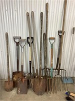 Lot of vintage shovels and pitchforks