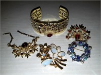 Womans Jewellery;