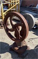 STEEL BASE PULLY WITH GRINDING STONE98cm