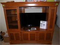 SAUDER ENTERTAINMENT CENTER (VERY NICE)