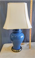 Porcelain lamp with shade