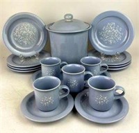 Pfaltzgraff Gazebo Blue Bouquet Dinnerware