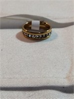 Size 7 men’s band ring with accent stones
