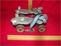 Vintage Adjustable Metal Roller Skates