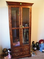 GUN CABINET (6 GUN) w/ key MISC CONTENT BOTTOMDRAW