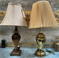 11 - LOT OF 2 LAMPS W/SHADES