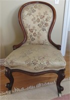 A Victorian Walnut Side Chair