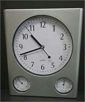 Quartz Wall Clock W/ Temperature & Humidity
