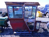 Year-a-round cab for IH 706-806