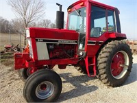 International 986 Tractor