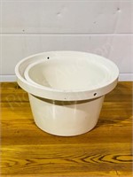 Porcelain chamber pot insert