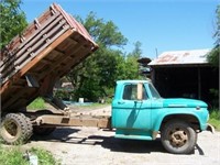 1962 Ford-600 Truck w/ Bed & Hoist