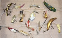 VINTAGE FISHING LURE COLLECTION ! -X-3