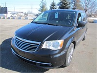 2013 CHRYSLER TOWN & COUNTRY 235119 KMS