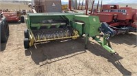 John Deere 347 Baler