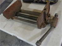 MORGAN CO (CHICAGO) UNDER TABLE VISE