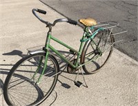 Bicycle with carrying bags