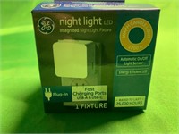 LED nightlight with fast charger