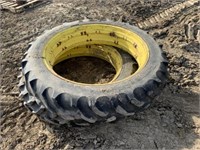JD 11.2 x38 tires and wheels Loction 2