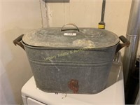 metal wash tub w/ wood handles