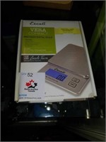 Compact scale