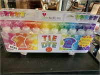 x2 Tie Dye Kits. See info below. 10 colors,