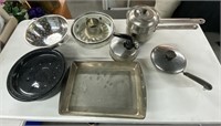 Lot of baking sheet, cake mold, cooking pots