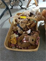 BASKET W/ ASSTD TEDDY BEARS