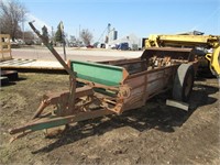 NEW IDEA MANURE SPREADER