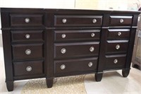 Large Chest of Drawers Lot 1