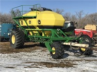 2008 John Deere 1910 tow behind tank, 430 bu.