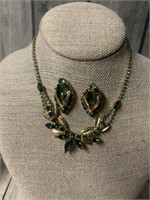 Necklace & earrings set with Emeralds