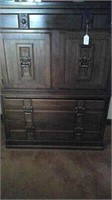 chest of drawers/stand