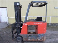 Toyota 254 Forklift (non-running)