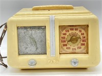 Vintage FADA Bake Lite Model 1005 11” x 7” -