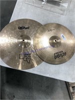 PAIR OF DRUM CYMBALS, 16" AND 20" ACROSS
