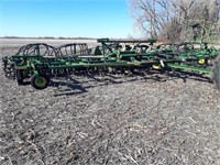 41' John Deere 1060 field cultivator with air pkg.