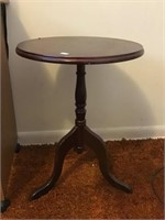 Lamp pedestal table 14.5x20.5 inches