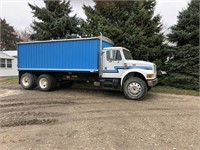 IH 4900 DT 466E Diesel Straight Truck,