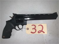 Taurus 7 1/2 Barrell- Cal 44 Revolver Mag